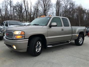 2003 GMC Sierra 1500 Denali   - Photo 11 - Cincinnati, OH 45255