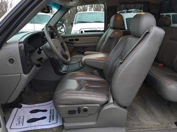 2003 GMC Sierra 1500 Denali   - Photo 16 - Cincinnati, OH 45255