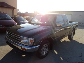 1998 Toyota T100 SR5   - Photo 3 - Cincinnati, OH 45255