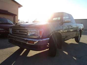 1998 Toyota T100 SR5   - Photo 11 - Cincinnati, OH 45255