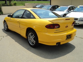 2002 Chevrolet Cavalier   - Photo 4 - Cincinnati, OH 45255