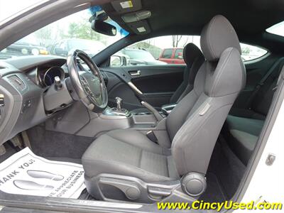 2015 Hyundai Genesis 3.8 R-Spec   - Photo 11 - Cincinnati, OH 45255