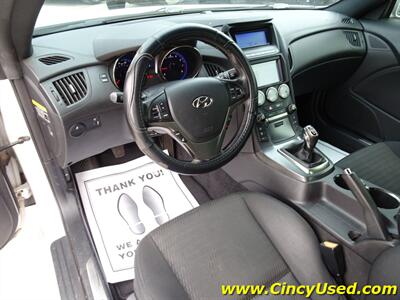 2015 Hyundai Genesis 3.8 R-Spec   - Photo 10 - Cincinnati, OH 45255