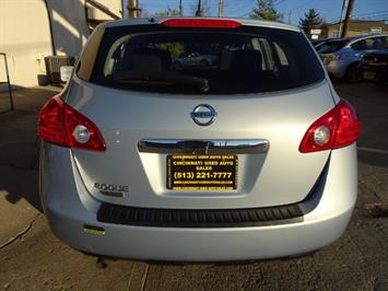 2015 Nissan Rogue Select S - Photo 4 - Cincinnati, OH 45255