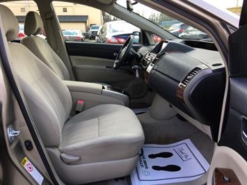 2006 Toyota Prius   - Photo 8 - Cincinnati, OH 45255