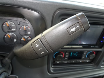 2006 GMC Sierra 2500HD SL1   - Photo 18 - Cincinnati, OH 45255