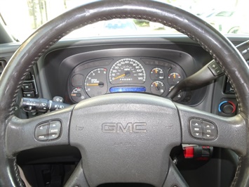 2006 GMC Sierra 2500HD SL1   - Photo 15 - Cincinnati, OH 45255