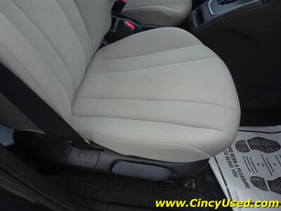 2013 Mazda Mazda5 GS  2.5L I4 FWD - Photo 22 - Cincinnati, OH 45255