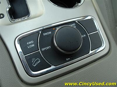 2012 Jeep Grand Cherokee Laredo X   - Photo 15 - Cincinnati, OH 45255