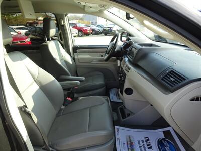 2011 Volkswagen Routan SE - Photo 10 - Cincinnati, OH 45255
