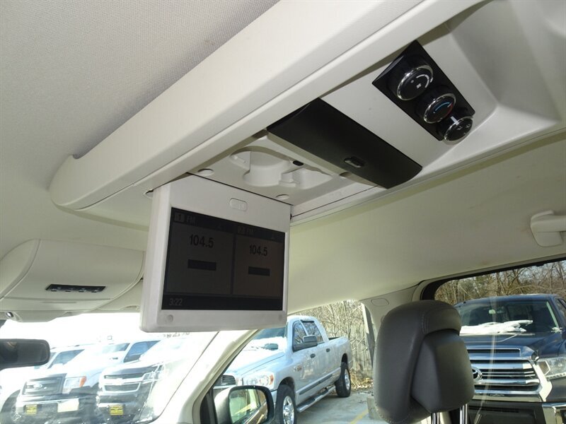 2011 Volkswagen Routan SE - Photo 22 - Cincinnati, OH 45255