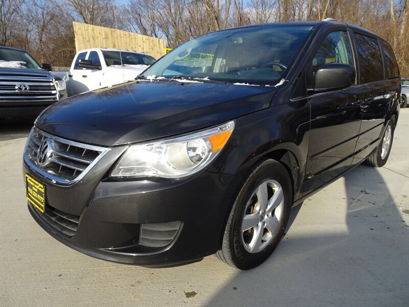 2011 Volkswagen Routan SE - Photo 8 - Cincinnati, OH 45255