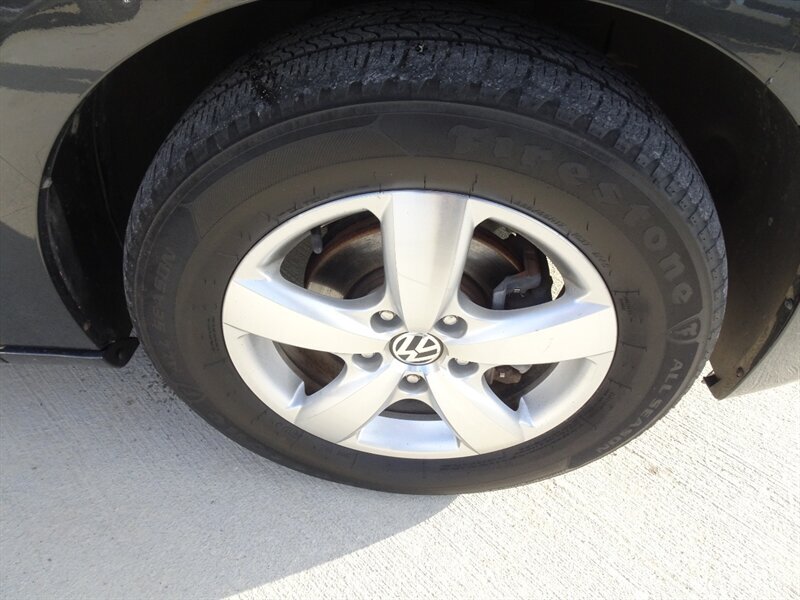 2011 Volkswagen Routan SE - Photo 32 - Cincinnati, OH 45255