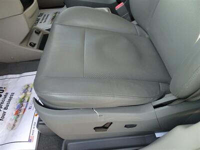 2011 Volkswagen Routan SE - Photo 16 - Cincinnati, OH 45255