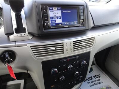 2011 Volkswagen Routan SE - Photo 23 - Cincinnati, OH 45255