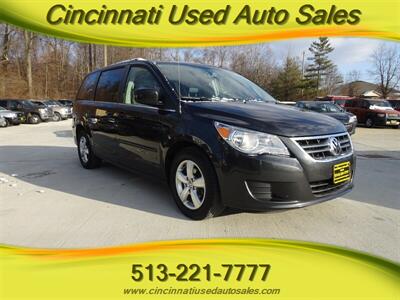 2011 Volkswagen Routan SE - Photo 1 - Cincinnati, OH 45255