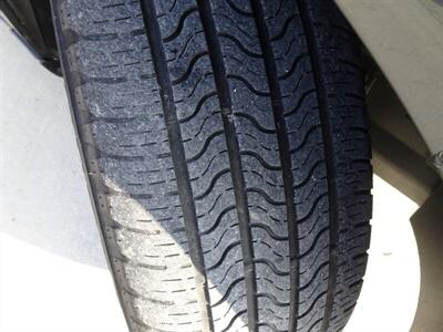 2011 Volkswagen Routan SE - Photo 35 - Cincinnati, OH 45255