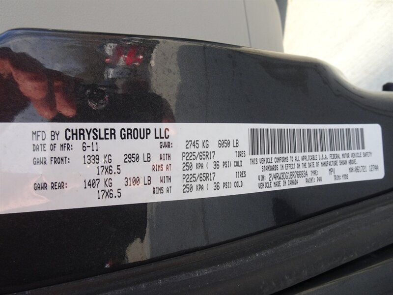 2011 Volkswagen Routan SE - Photo 37 - Cincinnati, OH 45255