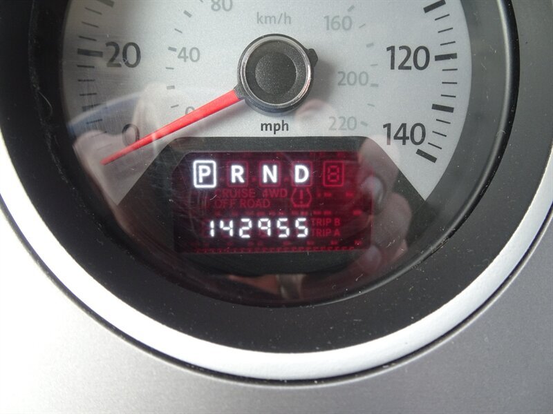 2011 Volkswagen Routan SE - Photo 18 - Cincinnati, OH 45255