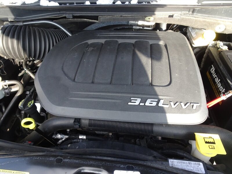 2011 Volkswagen Routan SE - Photo 36 - Cincinnati, OH 45255