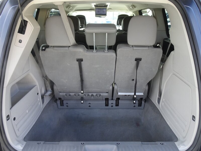 2011 Volkswagen Routan SE - Photo 27 - Cincinnati, OH 45255