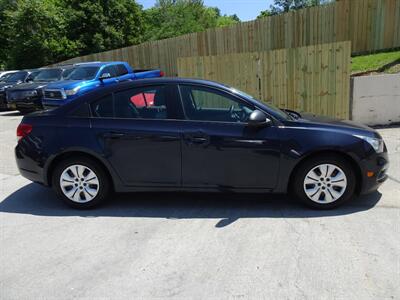 2016 Chevrolet Cruze LS  1.8L I4 FWD - Photo 2 - Cincinnati, OH 45255