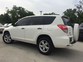 2009 Toyota RAV4   - Photo 12 - Cincinnati, OH 45255