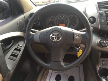 2009 Toyota RAV4   - Photo 16 - Cincinnati, OH 45255