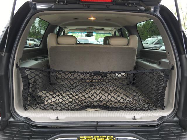 2002 Chevrolet Suburban 1500 LT - Photo 32 - Cincinnati, OH 45255