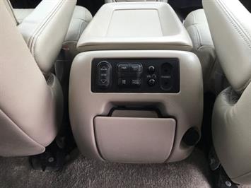2002 Chevrolet Suburban 1500 LT   - Photo 17 - Cincinnati, OH 45255