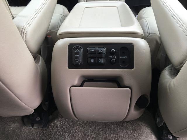 2002 Chevrolet Suburban 1500 LT - Photo 17 - Cincinnati, OH 45255
