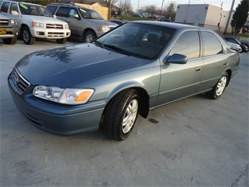 2000 Toyota Camry LE   - Photo 11 - Cincinnati, OH 45255