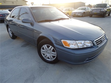 2000 Toyota Camry LE   - Photo 10 - Cincinnati, OH 45255