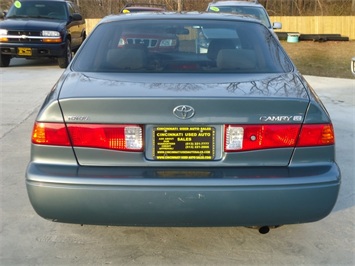 2000 Toyota Camry LE   - Photo 5 - Cincinnati, OH 45255