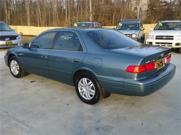 2000 Toyota Camry LE   - Photo 4 - Cincinnati, OH 45255