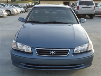 2000 Toyota Camry LE   - Photo 2 - Cincinnati, OH 45255