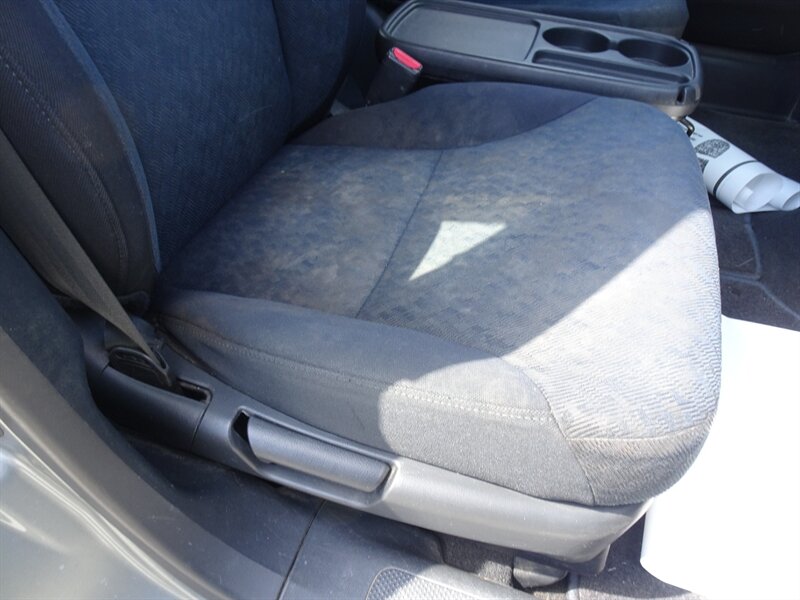 2005 Honda CR-V LX 2.4L I4 FWD - Photo 24 - Cincinnati, OH 45255