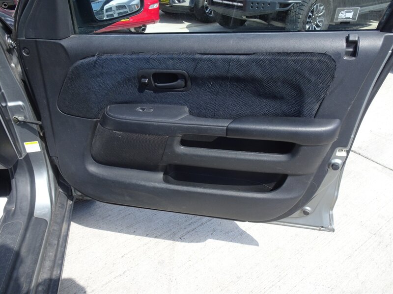 2005 Honda CR-V LX 2.4L I4 FWD - Photo 22 - Cincinnati, OH 45255