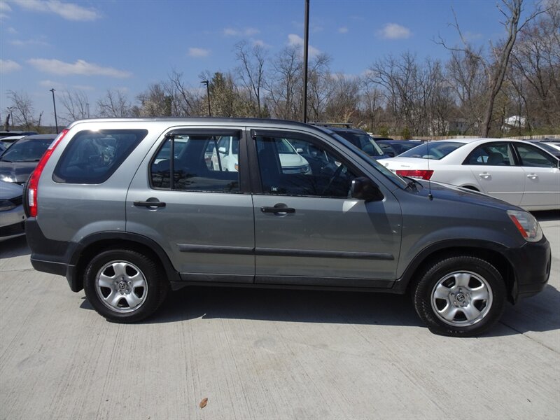 2005 Honda CR-V LX 2.4L I4 FWD - Photo 5 - Cincinnati, OH 45255