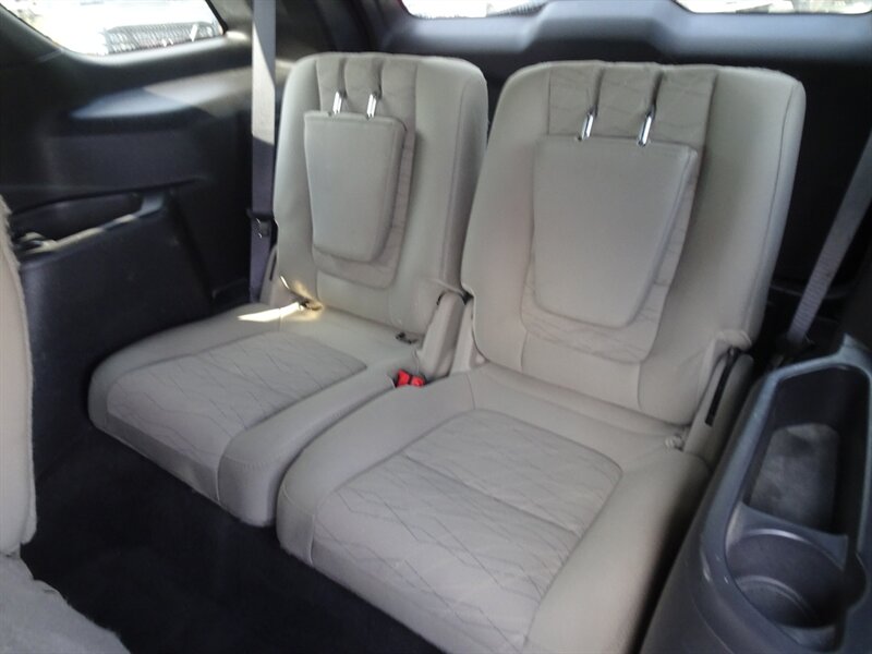 2012 Ford Explorer  AWD - Photo 12 - Cincinnati, OH 45255