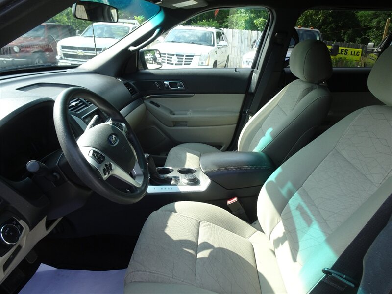 2012 Ford Explorer  AWD - Photo 14 - Cincinnati, OH 45255