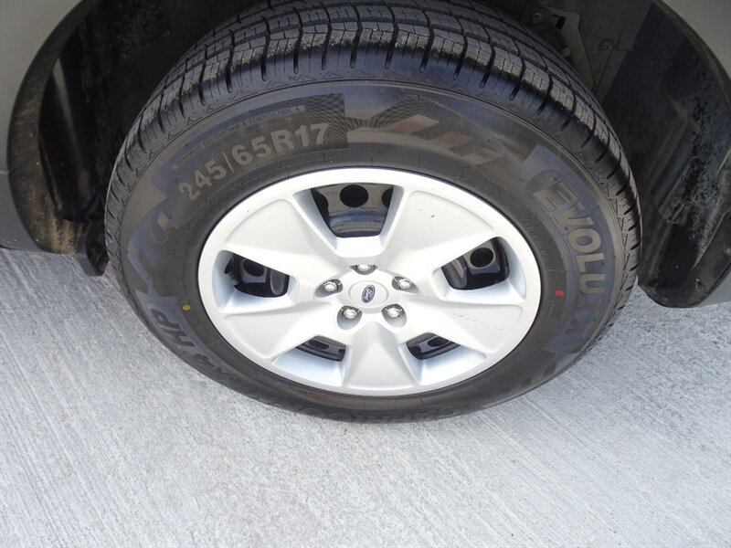 2012 Ford Explorer  AWD - Photo 29 - Cincinnati, OH 45255