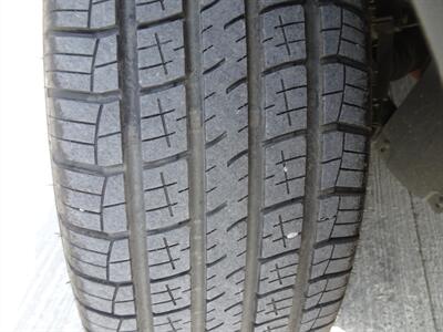 2012 Ford Explorer  AWD - Photo 33 - Cincinnati, OH 45255