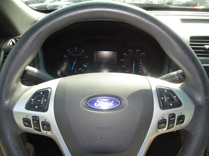 2012 Ford Explorer  AWD - Photo 16 - Cincinnati, OH 45255