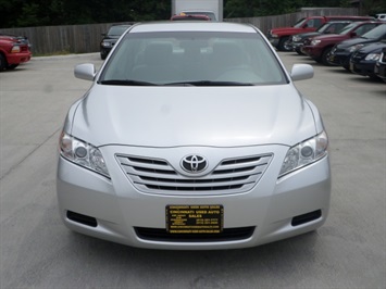 2009 Toyota Camry LE   - Photo 2 - Cincinnati, OH 45255