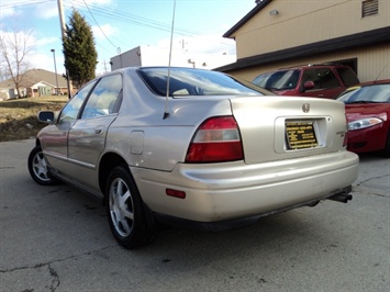 1995 HONDA ACCORD   - Photo 12 - Cincinnati, OH 45255