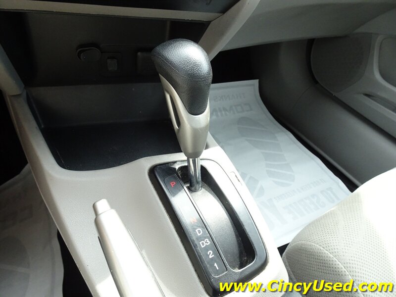2012 Honda Civic LX - Photo 17 - Cincinnati, OH 45255