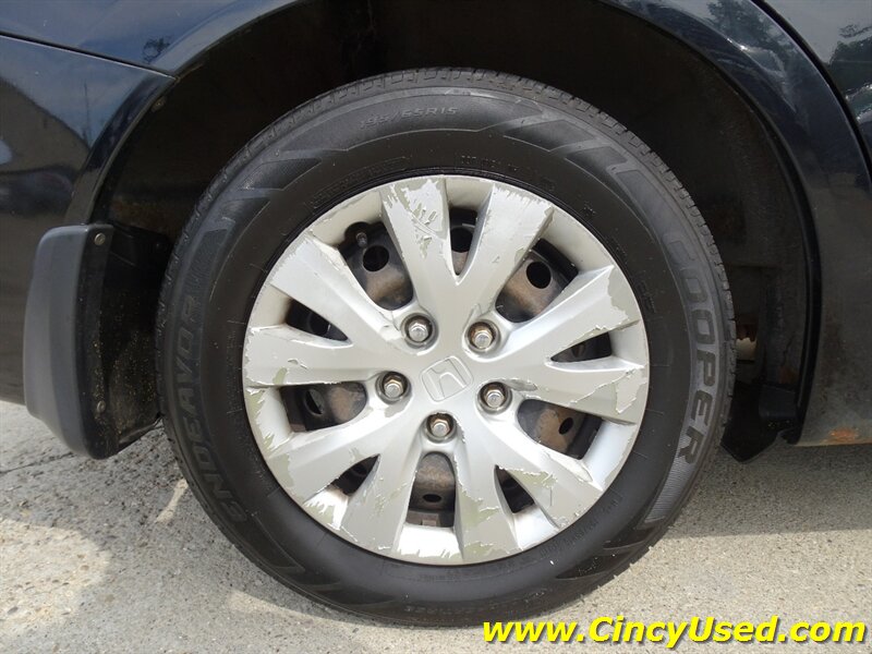 2012 Honda Civic LX - Photo 28 - Cincinnati, OH 45255