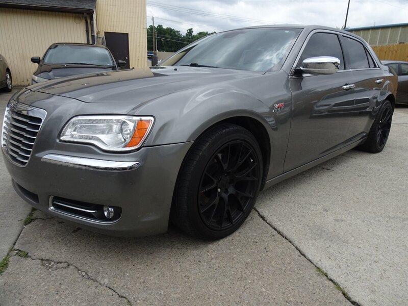 2012 Chrysler 300C 5.7L HEMI RWD - Photo 3 - Cincinnati, OH 45255