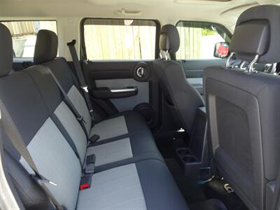 2010 Dodge Nitro SXT  3.7L V6 4WD - Photo 12 - Cincinnati, OH 45255